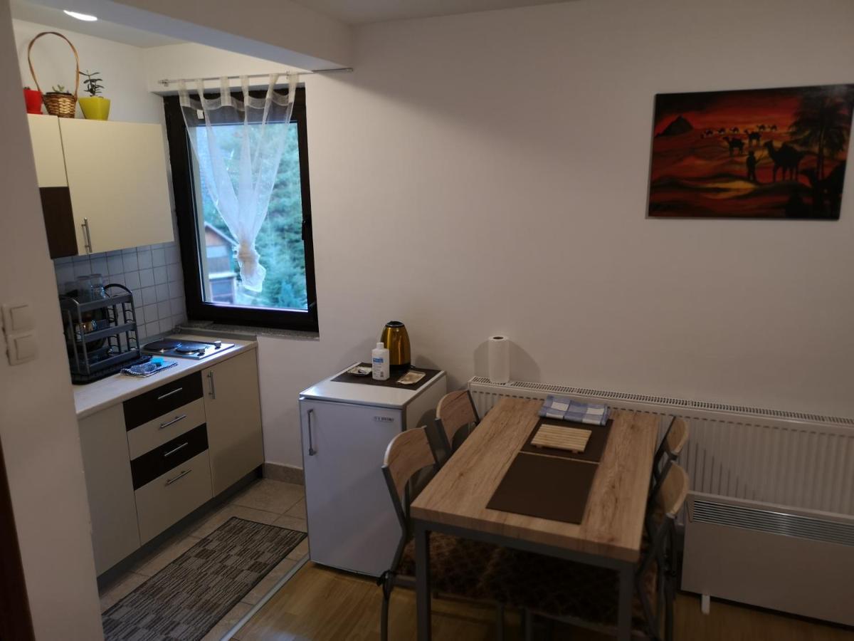 Apartman Hasen Vlasic Apartment Bagian luar foto